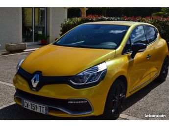  Voir détails -Renault Clio 3 portes 2.0 16V 200 RS à Bully (69)