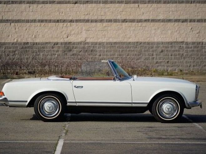 Mercedes 200 SERIES  de 1965