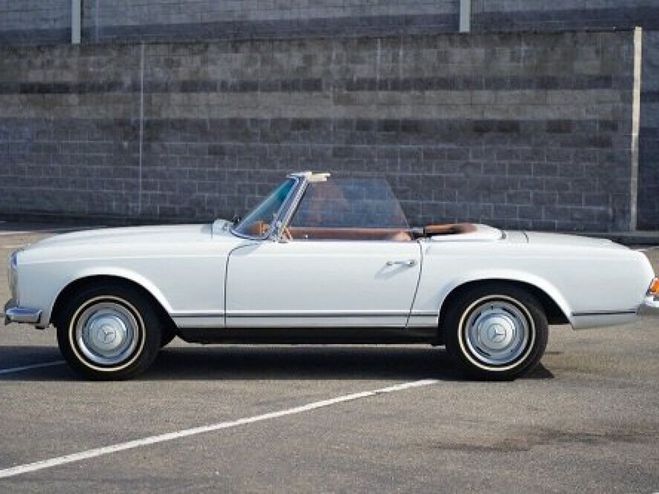 Mercedes 200 SERIES  de 1965