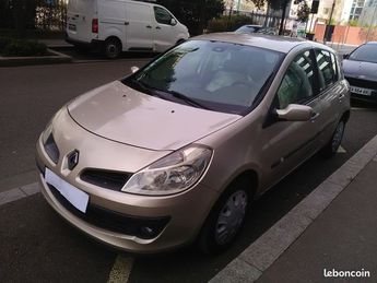  Voir détails -Renault Espace 3 5 portes en panne( probleme distributi à Bezons (95)