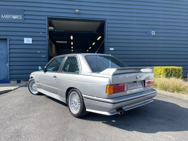 BMW M3 e30 2.3l 200ch Gris de 1988