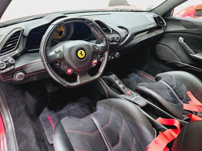 Ferrari 488 GTB V8 3.9 T 670ch Rouge Rosso Scuderia de 2017