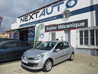  Voir détails -Renault Clio III 1.6 16V 110CH DYNAMIQUE 5P à  Le Coudray-Montceaux (91)