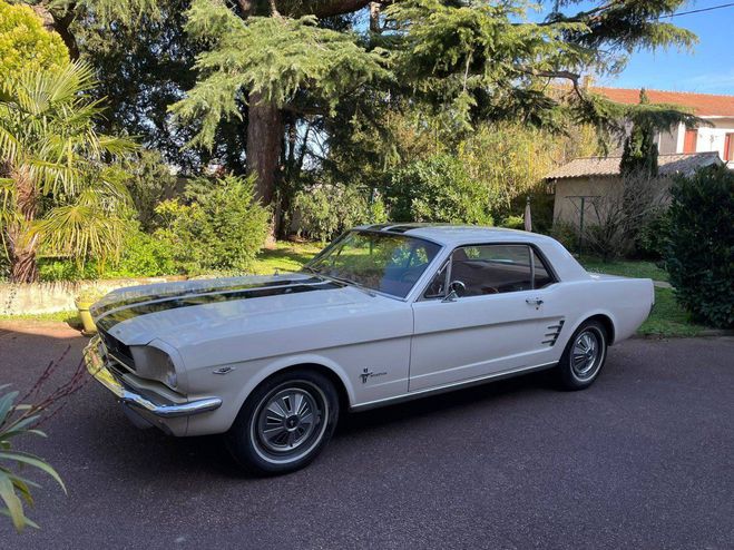 Ford Mustang V8 289ci 1966 Coupe de 1966 BEIGE CLAIR de 1966