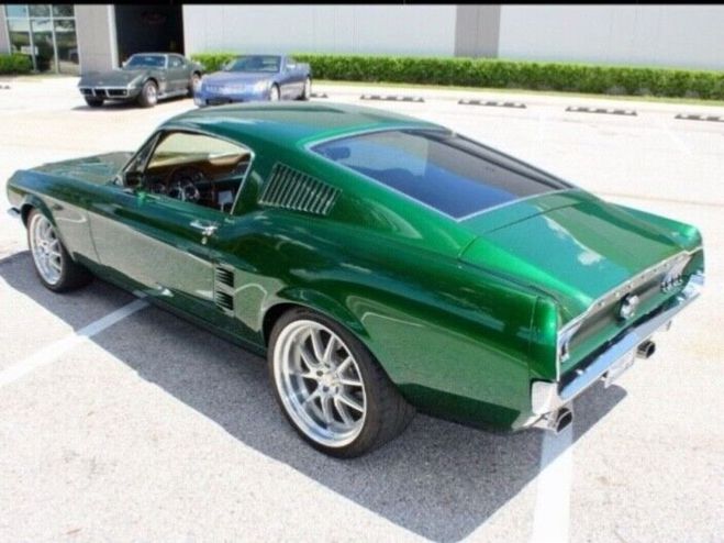 Ford Mustang Fastback Restomod Coyote  de 1967