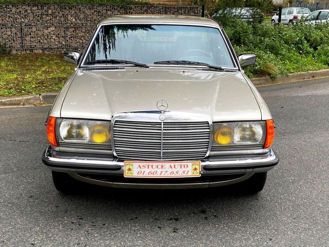Mercedes 280 CE CE LUXE Beige de 1980