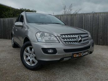  Voir détails -Mercedes Classe ML 280 CDI LEDER-PDC-XENON-KEYLESSGO-17-NAV à Beveren (87)