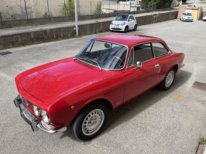 Alfa romeo GTV 2000 1962cm3 131cv Rouge de 1975