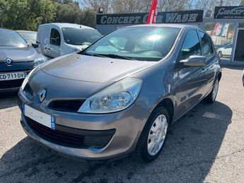  Voir détails -Renault Clio iii 1.5 dci à Vitrolles (13)