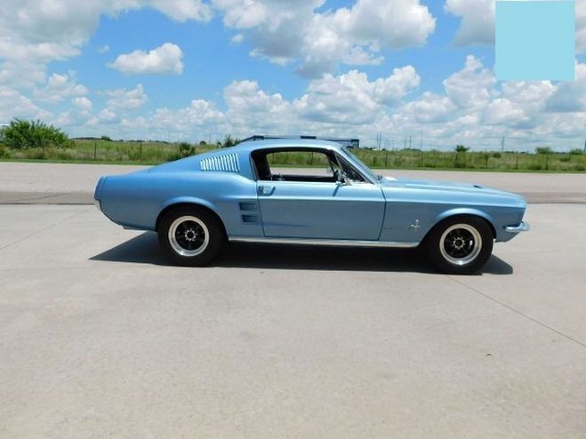 Ford Mustang FASTBACK  de 1967