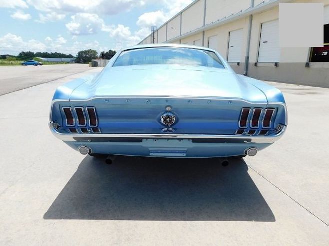 Ford Mustang FASTBACK  de 1967