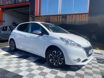  Voir détails -Peugeot 208 1.2 puretech 82 style 5p à Morsang-sur-Orge (91)