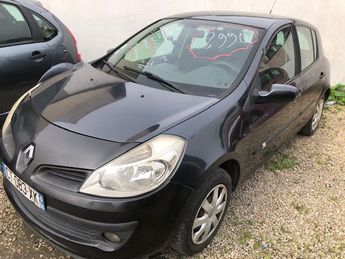  Voir détails -Renault Clio III 1.5 DCi dynamique 2006 TBG  2990E à  Les Pavillons-sous-Bois (93)