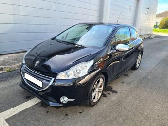 Voir détails -Peugeot 208 1.6 vti ALLURE à Coignires (78)