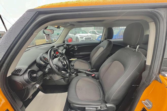 Mini HATCH 3 PORTES F56 Hatch 3 Portes One FIRST   Orange de 2016