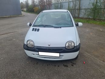 Renault Twingo /expr à Coignires (78)