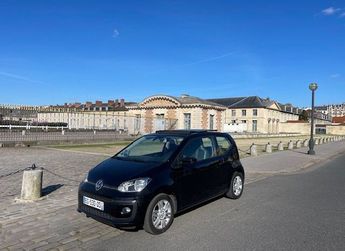  Voir détails -Volkswagen Up 1.0 75 BLUEMOTION TECHNOLOGY HIGH UP à Paris (75)