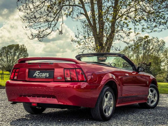 Ford Mustang 3.8i V6 Rouge de 