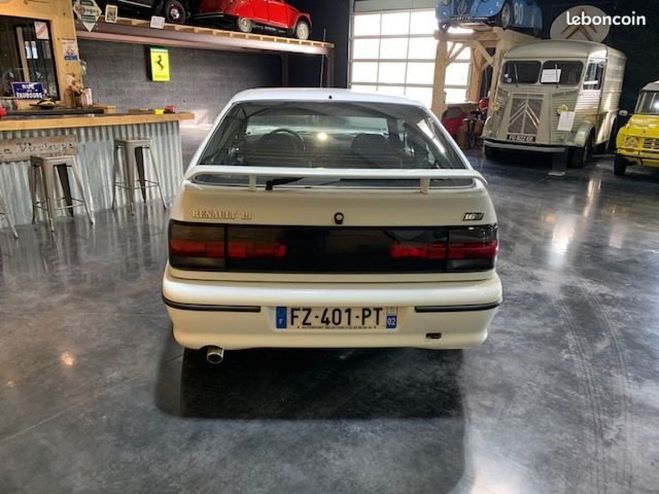 Renault R19 19 16s 18960km d?origine Blanc de 1995