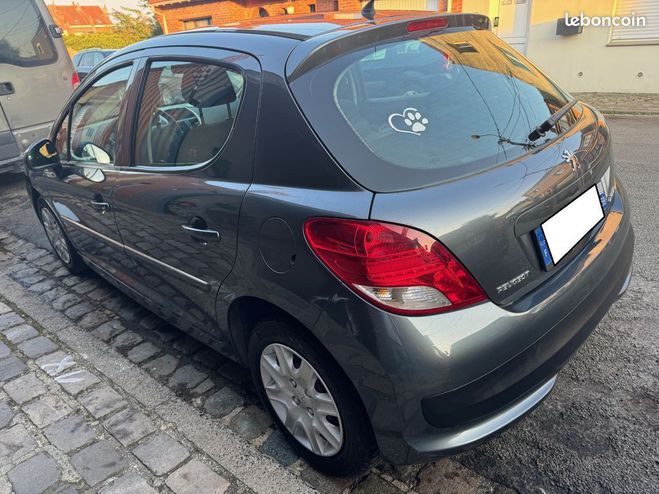 Peugeot 207 207+ 1,4i 75CH 1re main Gris de 2013