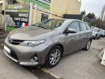  Voir détails -Toyota Auris 90 D-4D FAP STYLE à Harnes (62)
