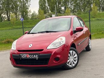  Voir détails -Renault Clio III 1.2 16V 75CH AUTHENTIQUE CLIMATISATI à  La Chapelle-d'Armentires (59)