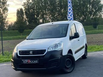  Voir détails -Peugeot Partner STANDARD 1.6 BLUEHDI 75CH PRO à  La Chapelle-d'Armentires (59)