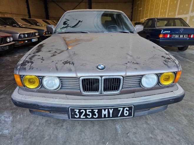BMW Serie 7 (E32) 730i 6 CYLINDRES BOITE MECANIQUE Bronze de 1987