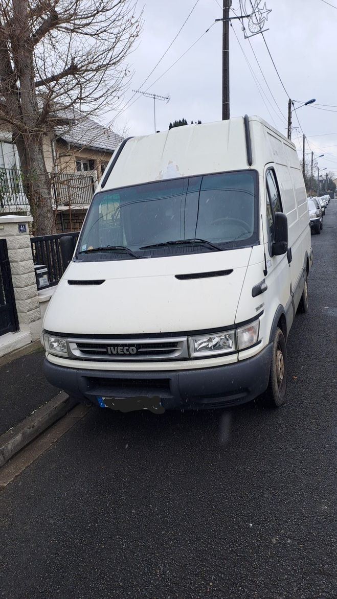 Iveco Daily FOURGON 35S14  de 2006