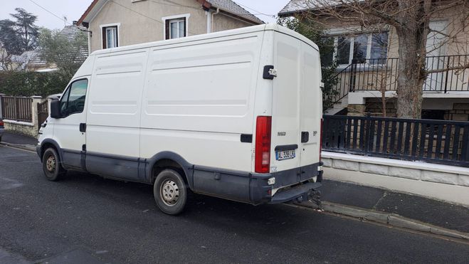 Iveco Daily FOURGON 35S14  de 2006