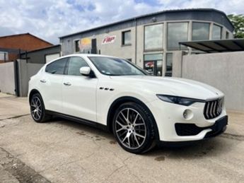  Voir détails -Maserati Levante 430 CH S à Grasque (13)