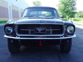  Voir détails -Ford Mustang coup V8 à  Le Havre (76)