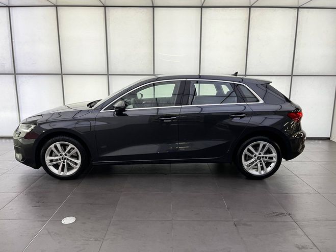 Audi A3 Sportback 40 TFSIe 204 S tronic 6 Design GRIS MANHATTAN METALLISE de 2022