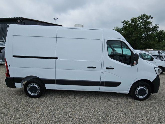 Renault Master III FG F3300 L2H2 2.3 BLUE DCI 135CH GRA Blanc de 2021