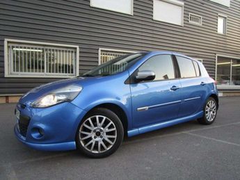  Voir détails -Renault Clio 1.5l dci 105 ch gt 5 portes bv6 à  La Ciotat (13)