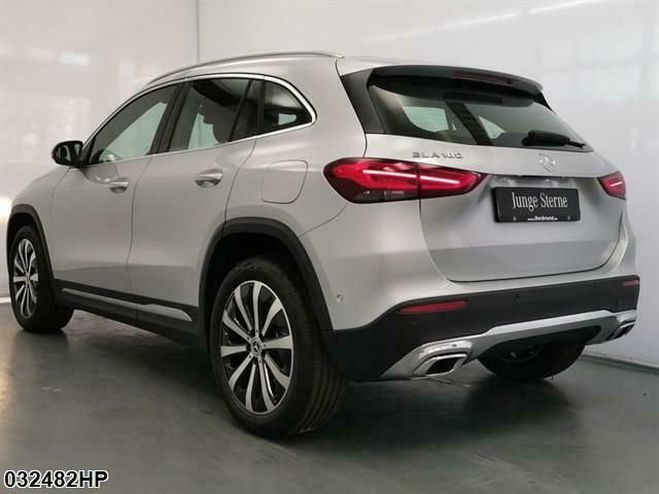 Mercedes Classe GLA Mercedes-Benz 180 Progressive GRIS de 2021