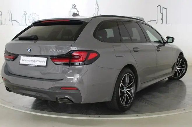 BMW Serie 5 530e Touring Sport gris de 2021