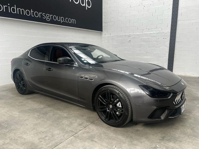 Maserati Ghibli iii 2017 sq4 grandsport Gris de 2017