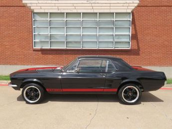  Voir détails -Ford Mustang coup V8 à  Le Havre (76)