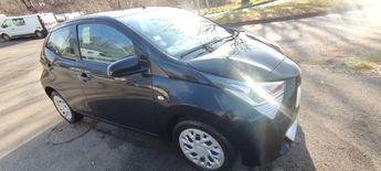  Voir détails -Toyota Aygo 1.0 VVT-i 72ch x-play 5p à Seilhac (19)