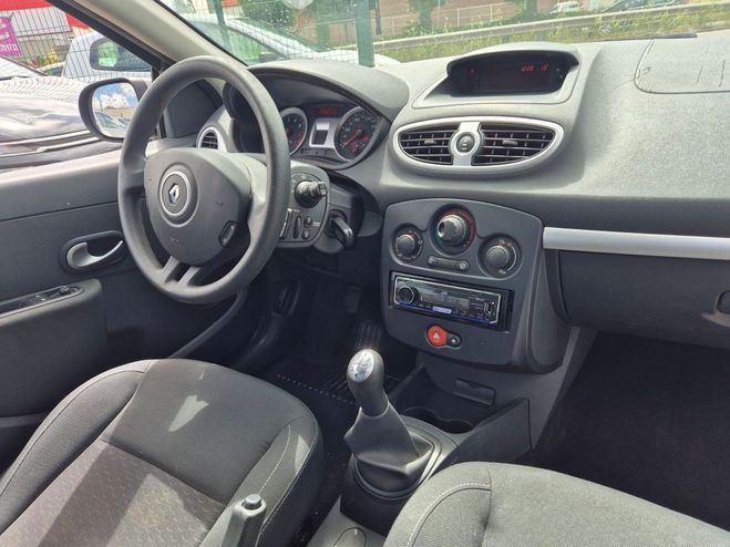 Renault Clio III (2) 1.2 TCE 100 5P EURO5 ECO Gris fonc de 2009