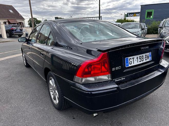 Volvo S60 2.4 D Summum A MARCAHND  Noire de 2003