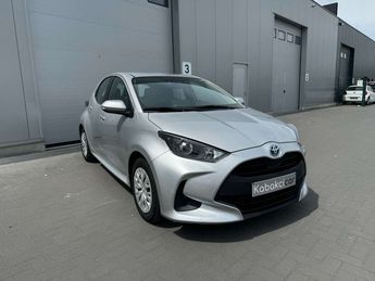  Voir détails -Toyota Yaris 1.5i Dual VVT-iE Dynamic CVT GARANTIE à Cuesmes (70)