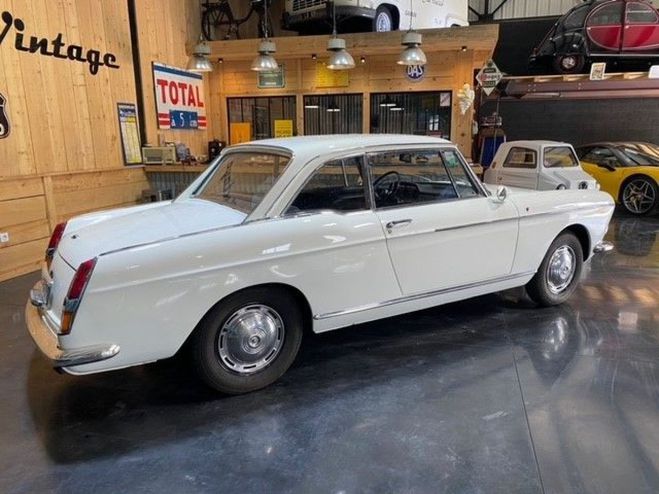 Peugeot 404 Superbe coup injection Blanc de 1967