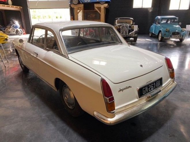 Peugeot 404 Superbe coup injection Blanc de 1967