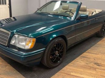  Voir détails -Mercedes Classe E E320 CABRIOLET à  Le Havre (76)