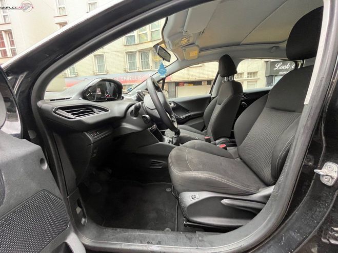 Peugeot 208 1.2 PureTech 82ch BVM5 Allure Noir de 2017