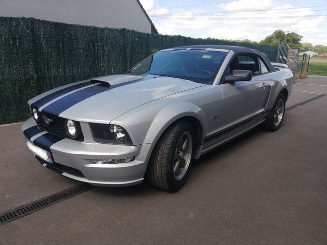 Ford Mustang  V8 GT 4.6l Convertible Gris argent de 2006