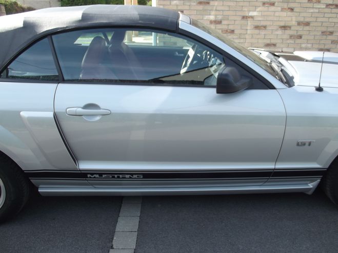 Ford Mustang  V8 GT 4.6l Convertible Gris argent de 2006