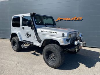  Voir détails -Jeep Wrangler 4.0 L BVA HARD TOP à Jonquires (84)